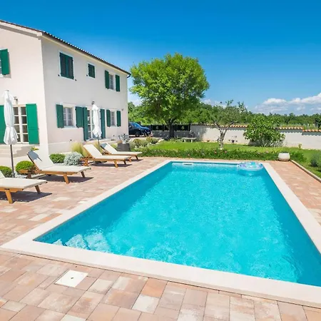 Villa Anima Calma Filipana- Family Surrounded With Vineyards And Olive Groves