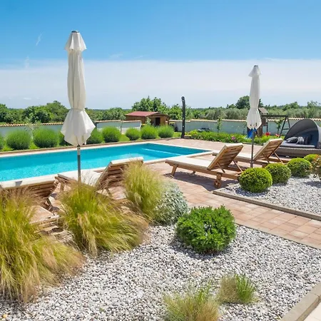 Villa Anima Calma Filipana- Family Surrounded With Vineyards And Olive Groves