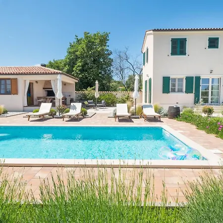 Anima Calma Filipana- Family Surrounded With Vineyards And Olive Groves * Filipana